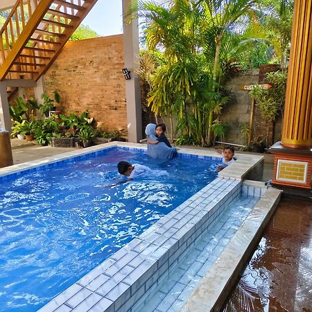Arrys Watukarung Surfcamp Hotel Kalak Exterior foto