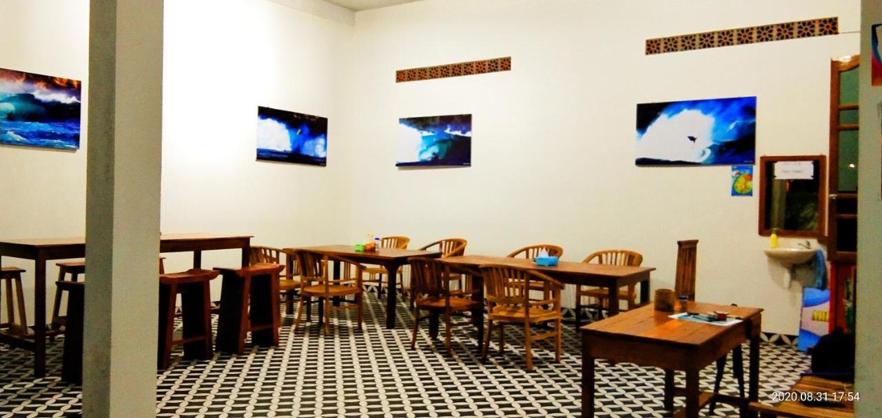 Arrys Watukarung Surfcamp Hotel Kalak Exterior foto