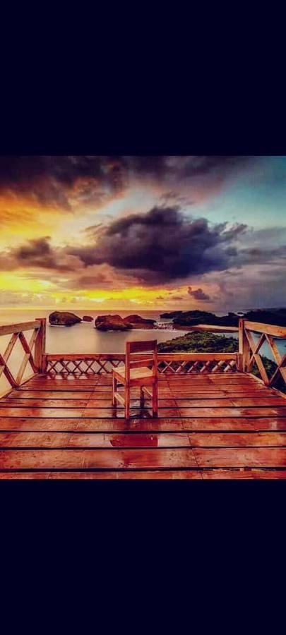 Arrys Watukarung Surfcamp Hotel Kalak Exterior foto