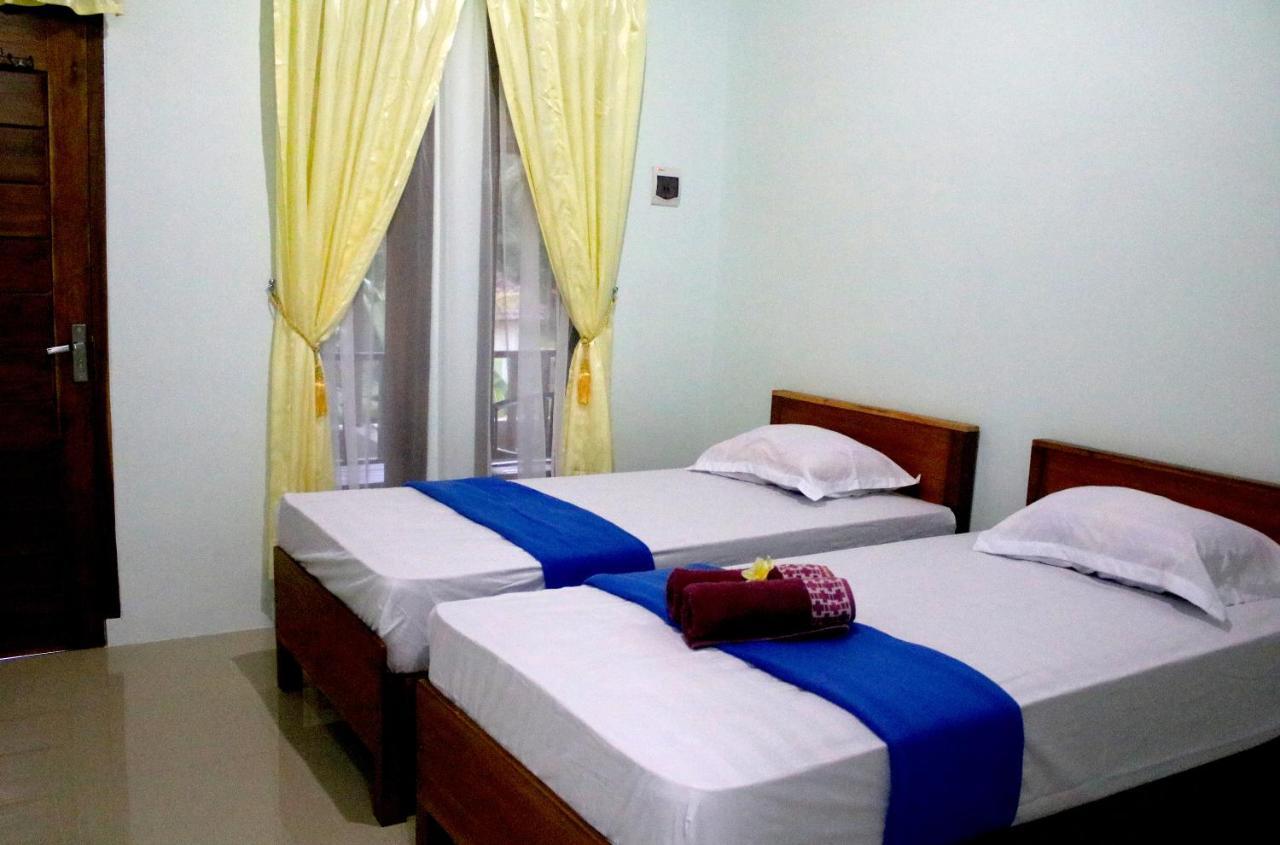 Arrys Watukarung Surfcamp Hotel Kalak Exterior foto