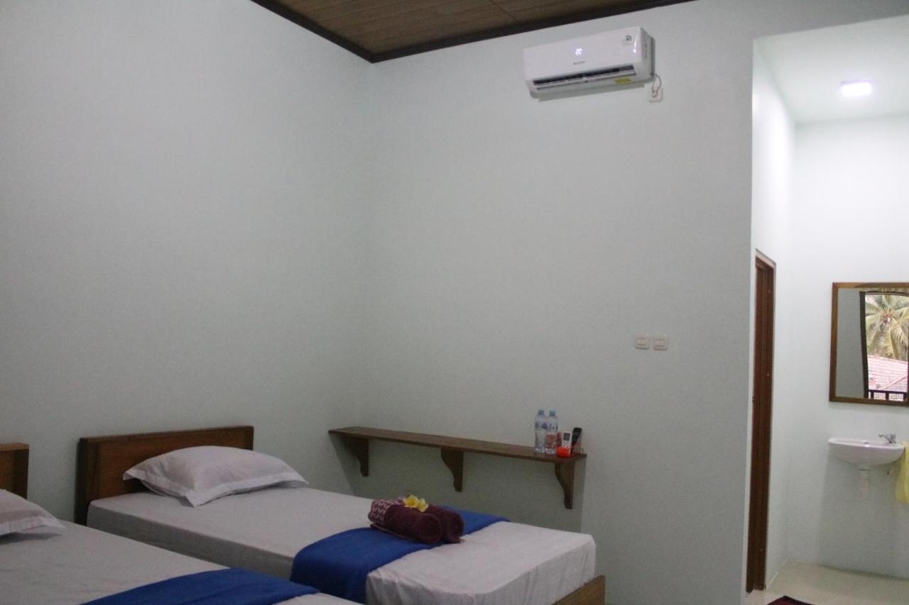 Arrys Watukarung Surfcamp Hotel Kalak Exterior foto