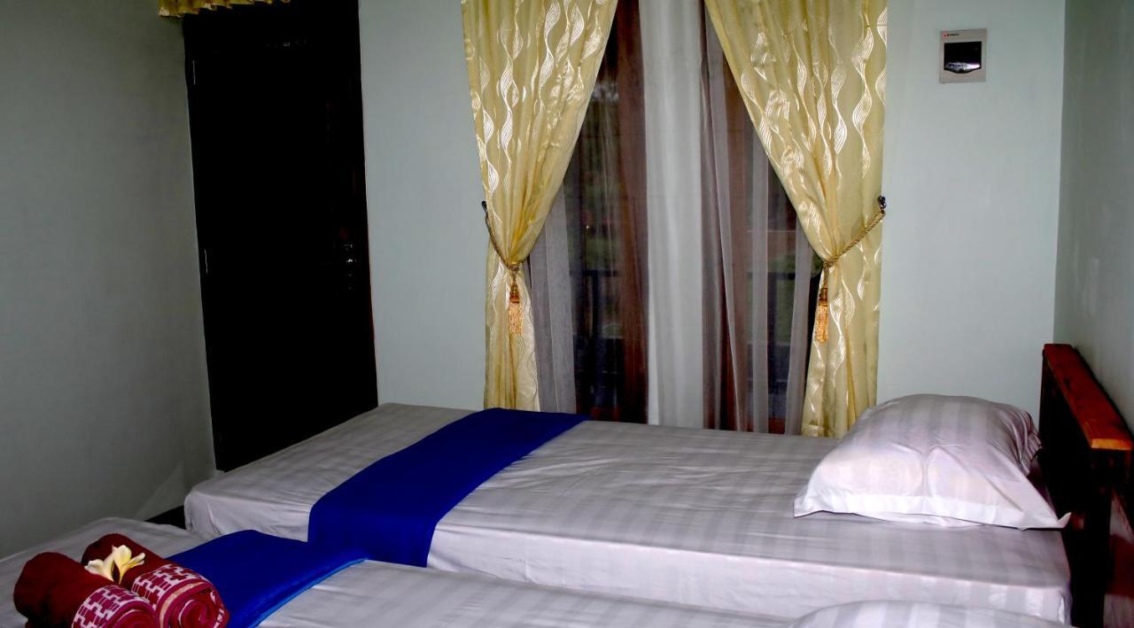 Arrys Watukarung Surfcamp Hotel Kalak Exterior foto